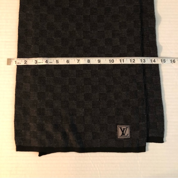 🔥🔥AUTHENTIC LOUIS VUITTON SCARF( matching beanie listed ) Size: OS🔥🔥 - Picture 8 of 9